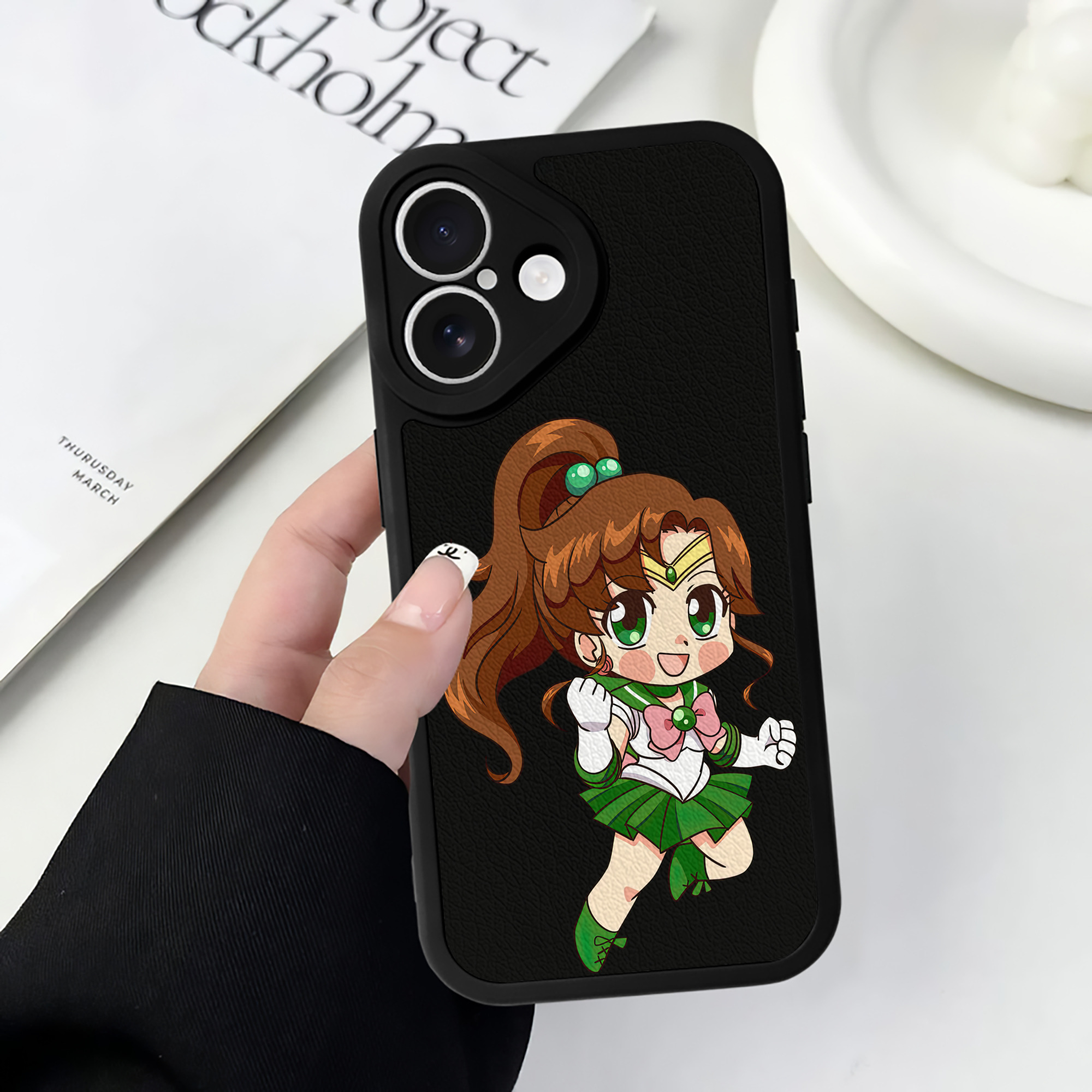 （画像用） 美少女戦士セーラームーン 木野 まこと きの まこと Sailor Moon Kino Makoto （セーラージュピター；Sailor Jupiter） 【iPhone 16シリーズ対応】シリコンスマホケース（レザー調） 材質：シリコン